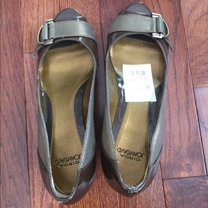 Brown patent leather kitten heels